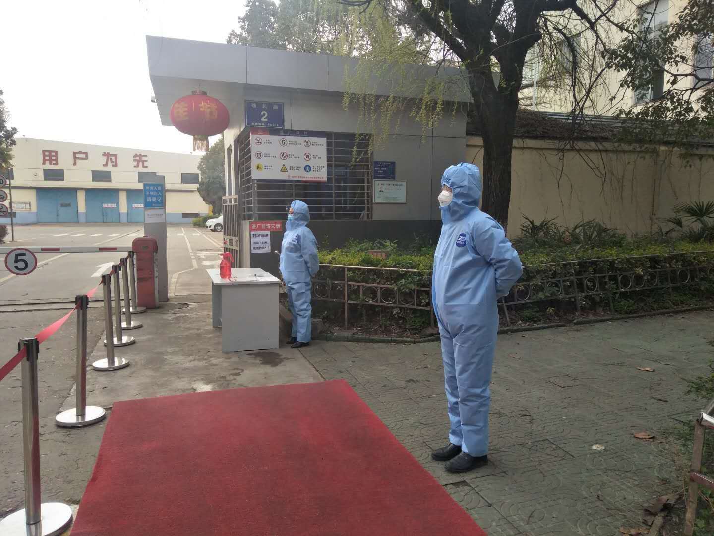 2020年疫情期間，湖北獵鷹保安公司疫情防控現(xiàn)場(chǎng)