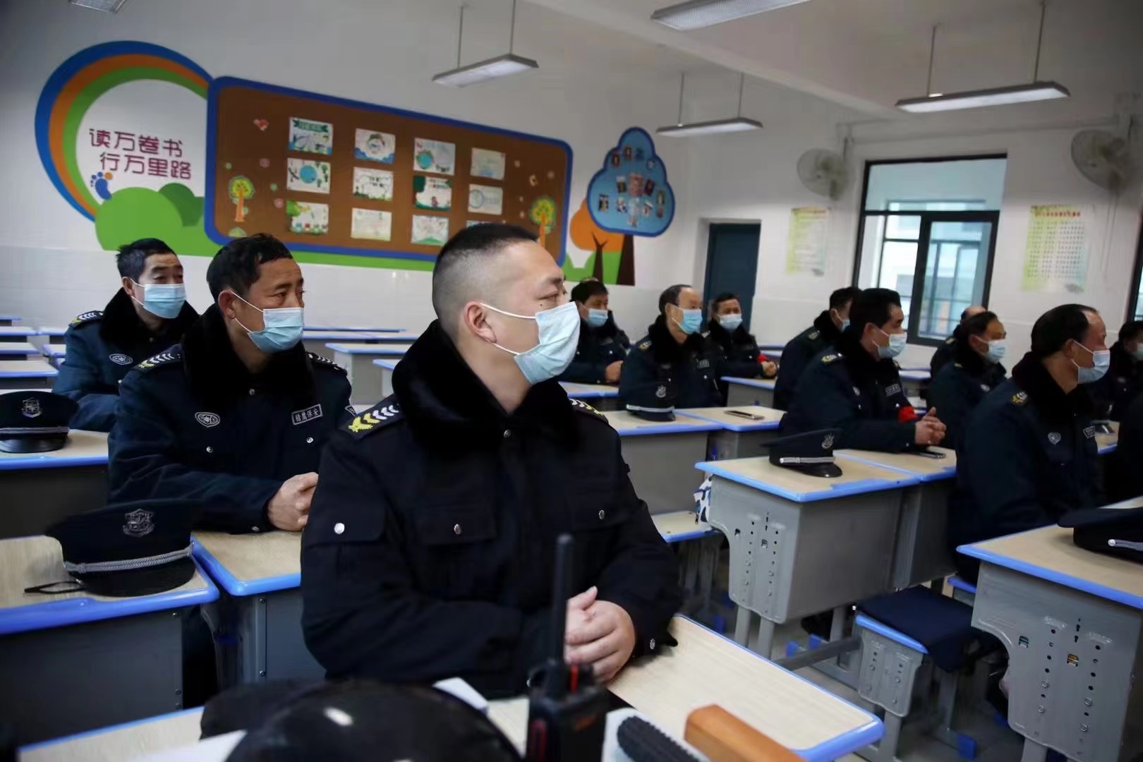 獵鷹安保與公安內(nèi)保聯(lián)合開展2022年春季校園保安員理論與實戰(zhàn)培訓